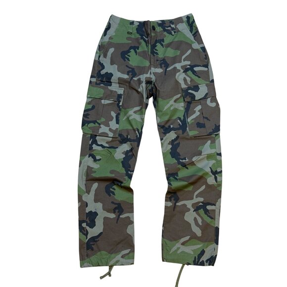 Nike SB Camo Cargo Pants Size 28 - Picture 1 of 7